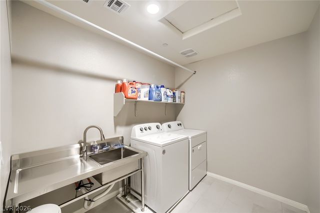409 Winter Dove Avenue, Henderson, NV 89011