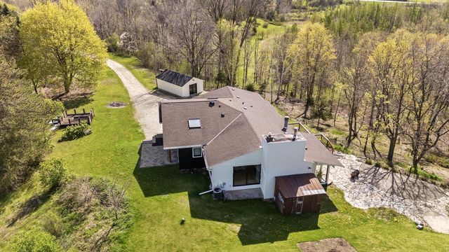 921 Tuscola LANE, West Bend, WI 53095