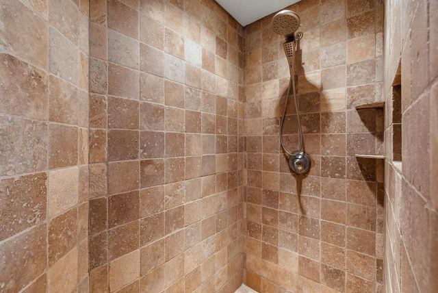 921 Tuscola LANE, West Bend, WI 53095