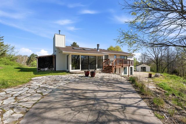 921 Tuscola LANE, West Bend, WI 53095