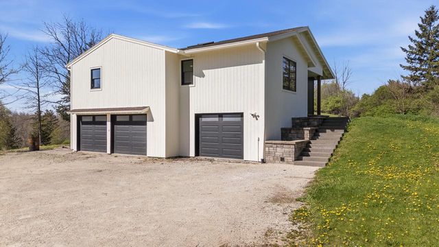 921 Tuscola LANE, West Bend, WI 53095
