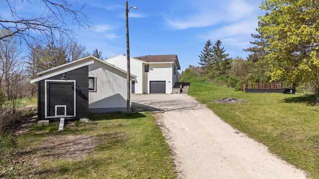 921 Tuscola LANE, West Bend, WI 53095