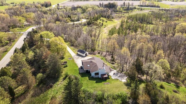921 Tuscola LANE, West Bend, WI 53095