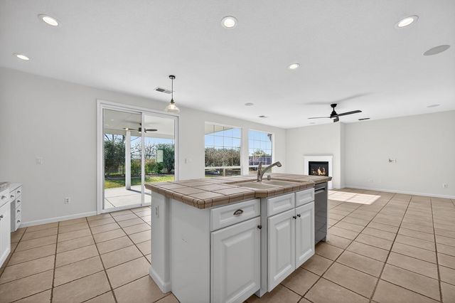 1214 Forebridge Ln, Lincoln, CA 95648