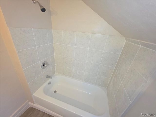 35 Clarence Street, Pontiac, MI 48342