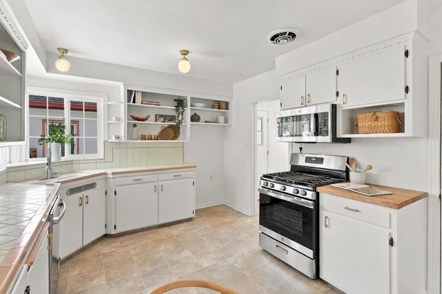3154 16th St, Sacramento, CA 95818