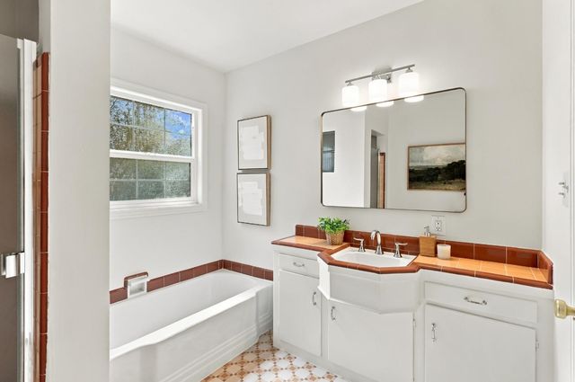 3154 16th St, Sacramento, CA 95818