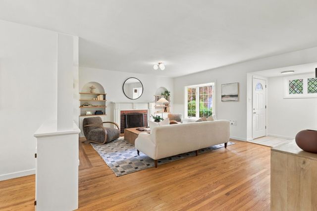 3154 16th St, Sacramento, CA 95818