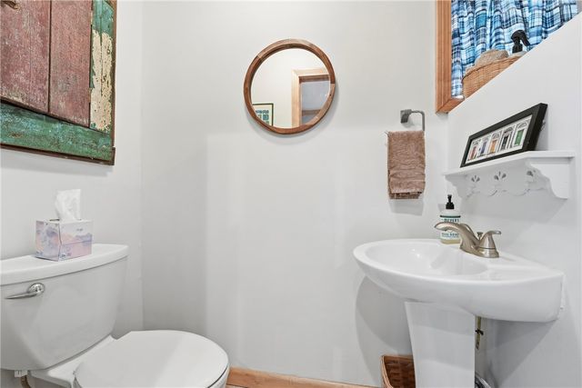 421 E Washington Blvd, Grove City Boro, PA 16127