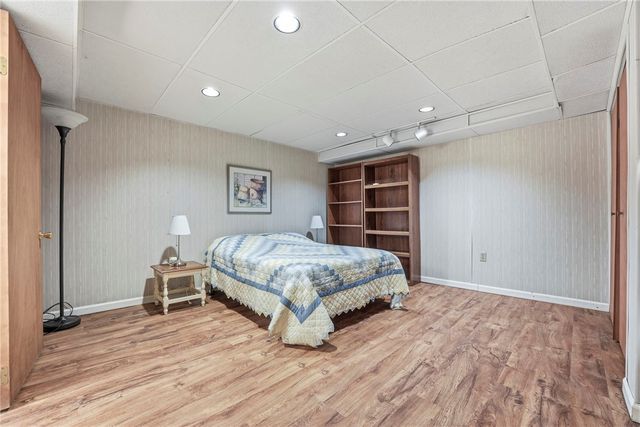 421 E Washington Blvd, Grove City Boro, PA 16127