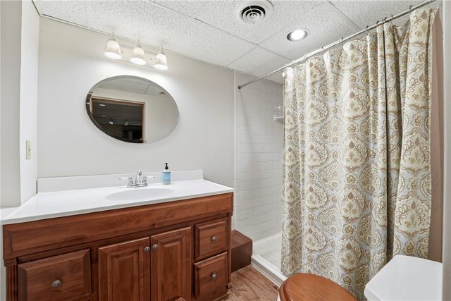 421 E Washington Blvd, Grove City Boro, PA 16127