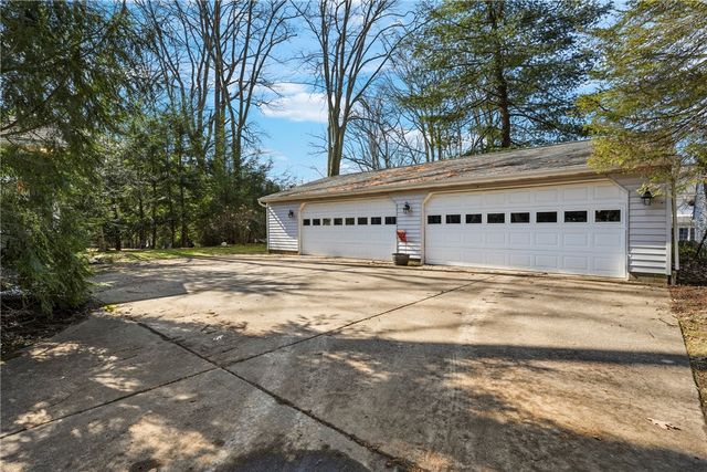 421 E Washington Blvd, Grove City Boro, PA 16127