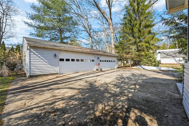 421 E Washington Blvd, Grove City Boro, PA 16127