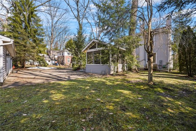 421 E Washington Blvd, Grove City Boro, PA 16127