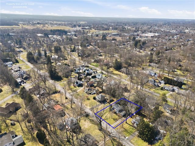 421 E Washington Blvd, Grove City Boro, PA 16127