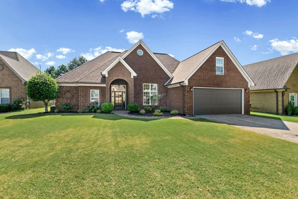 2360 DELLA ST, Hernando, MS 38632