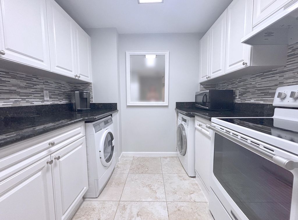 2080 Greenview Shores Boulevard 419, Wellington, FL 33414