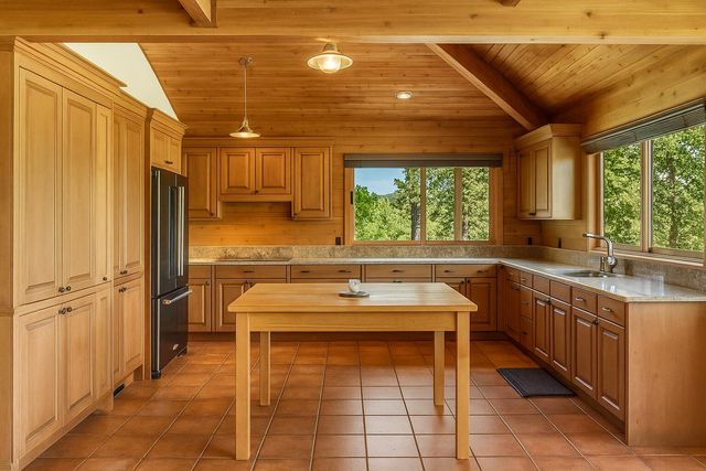4896 Highway 66, Ashland, OR 97520