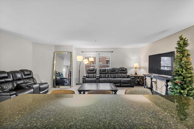 118 S WASHINGTON STREET, Green Bay, WI 54301