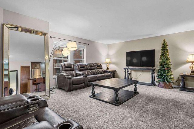 118 S WASHINGTON STREET, Green Bay, WI 54301