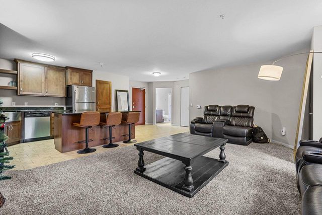 118 S WASHINGTON STREET, Green Bay, WI 54301