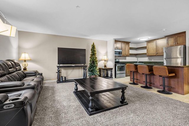 118 S WASHINGTON STREET, Green Bay, WI 54301