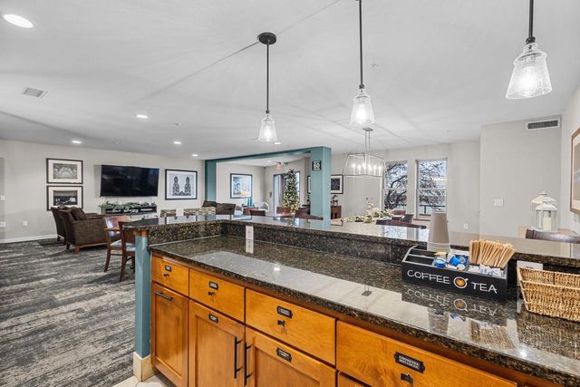 118 S WASHINGTON STREET, Green Bay, WI 54301