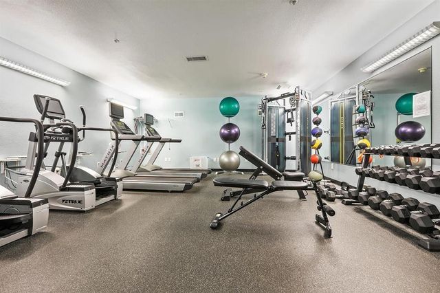 118 S WASHINGTON STREET, Green Bay, WI 54301