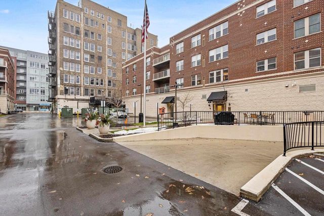 118 S WASHINGTON STREET, Green Bay, WI 54301