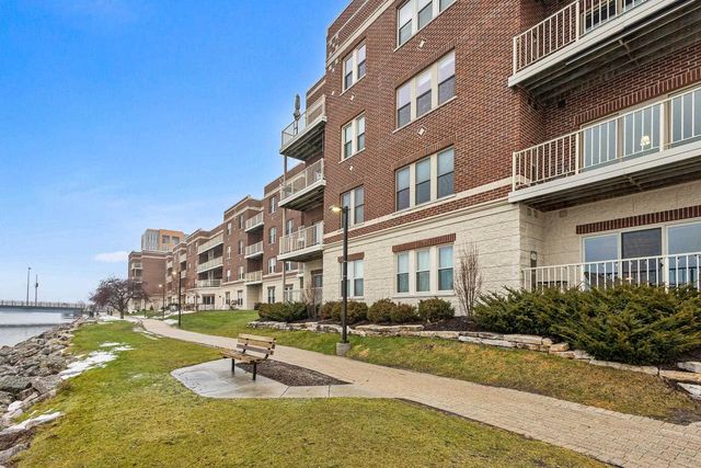 118 S WASHINGTON STREET, Green Bay, WI 54301