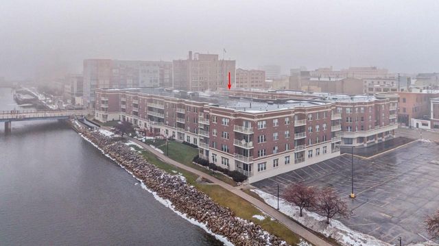 118 S WASHINGTON STREET, Green Bay, WI 54301