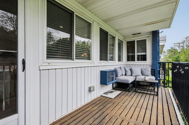 5 Wyndover woods Lane 1, White Plains, NY 10603