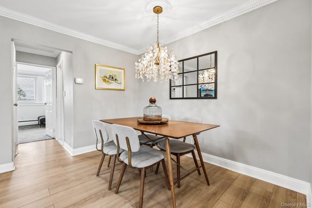 5 Wyndover woods Lane 1, White Plains, NY 10603