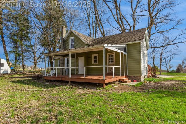 3823 Oxbow Road, Sodus Township, MI 49126