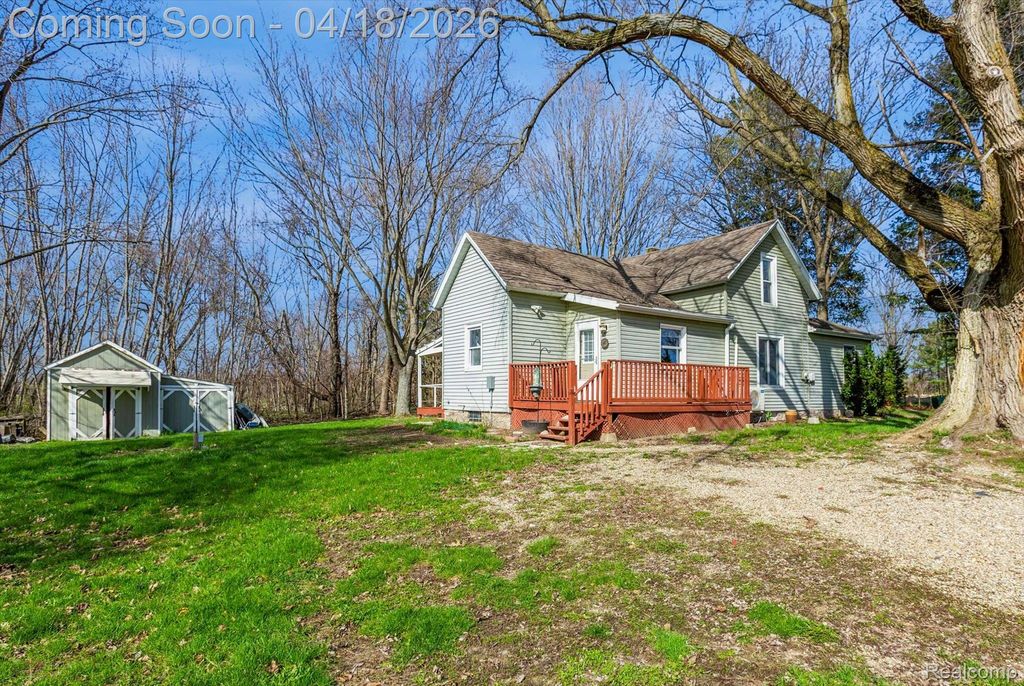 3823 Oxbow Road, Sodus Township, MI 49126