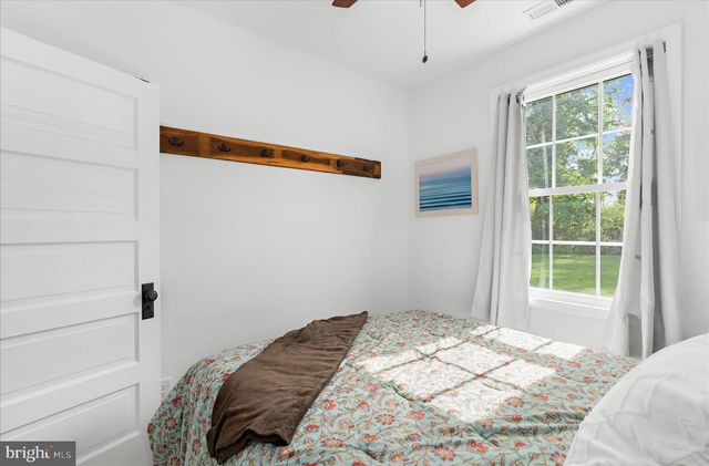 8 ANGLEWOOD AVE, Earleville, MD 21919