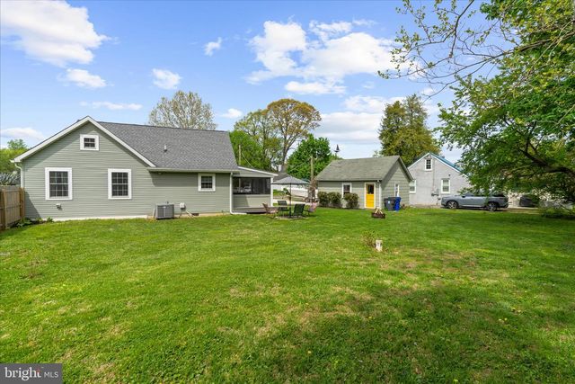 8 ANGLEWOOD AVE, Earleville, MD 21919