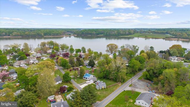 8 ANGLEWOOD AVE, Earleville, MD 21919