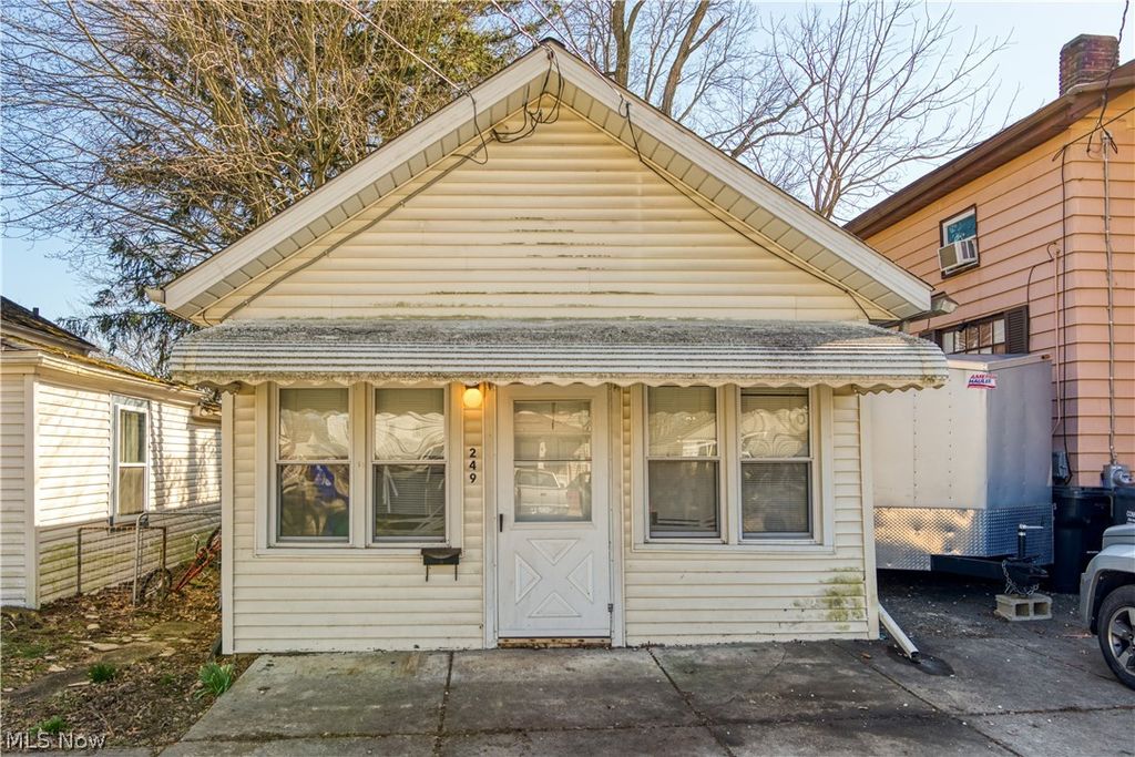 249 W Harris Avenue, Ravenna, OH 44266