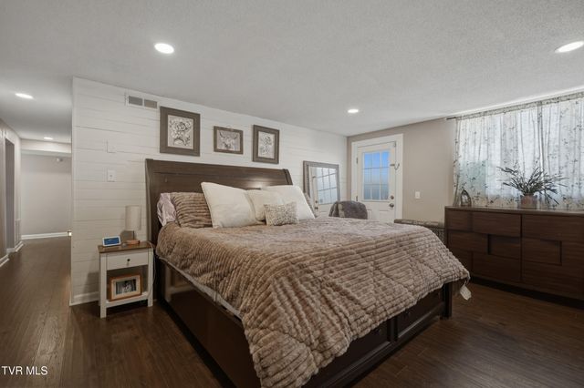 312 Thistlewood Drive, Kingsport, TN 37663