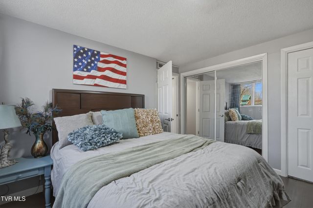 312 Thistlewood Drive, Kingsport, TN 37663