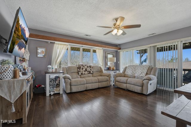 312 Thistlewood Drive, Kingsport, TN 37663