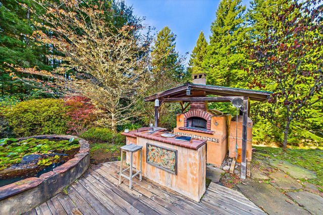 2099 Fickle Hill Road, Arcata, CA 95521