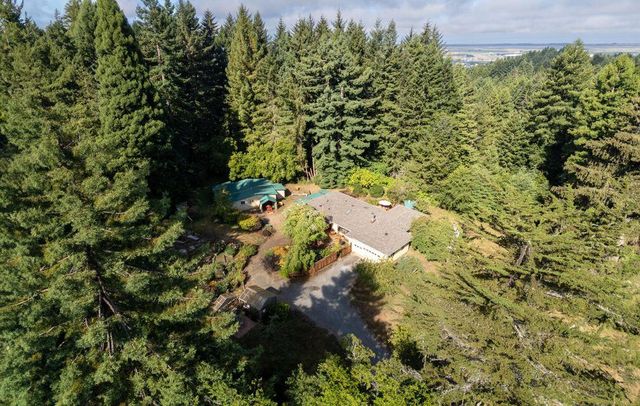 2099 Fickle Hill Road, Arcata, CA 95521