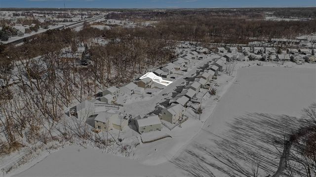 553 N Cygnet Lake Drive, Benton Harbor, MI 49022