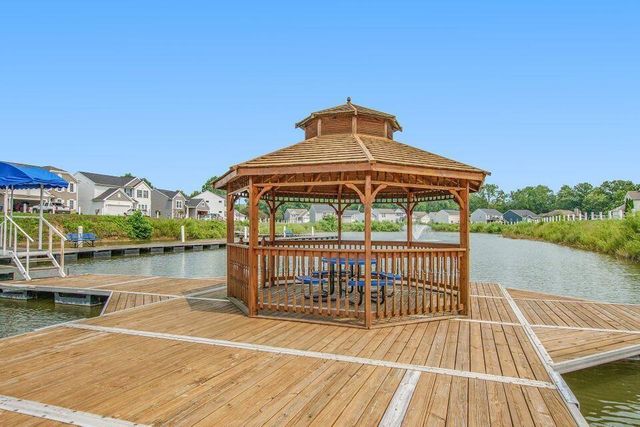 553 N Cygnet Lake Drive, Benton Harbor, MI 49022