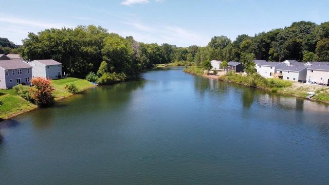 553 N Cygnet Lake Drive, Benton Harbor, MI 49022