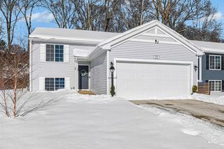 553 N Cygnet Lake Drive, Benton Harbor, MI 49022