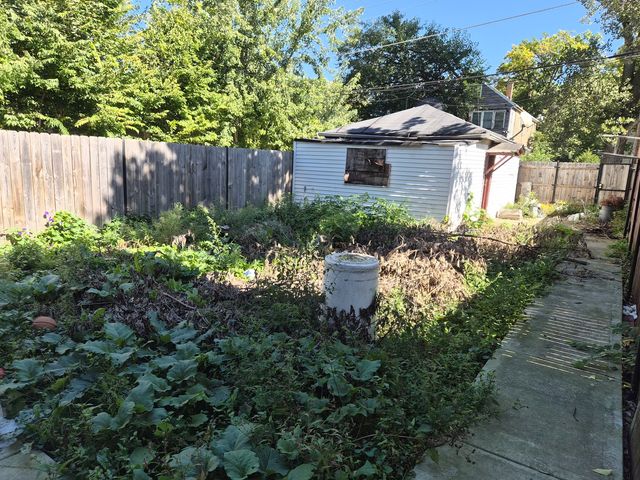 5247 S May Street, Chicago, IL 60609