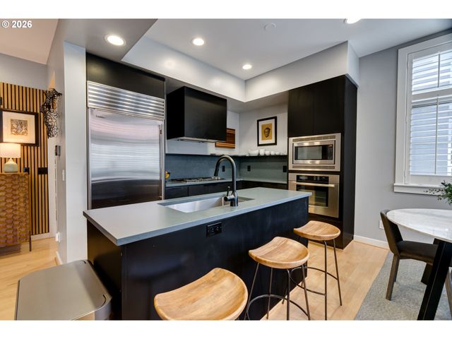 752 Nw 12TH Ave, Portland, OR 97209